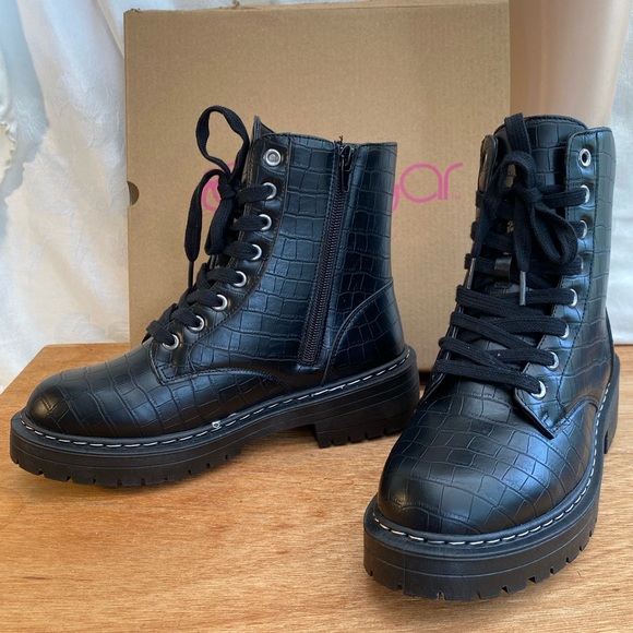 POPSUGAR KAEDY BLACK LACE-UP ANKLE COMBAT/MOTO BOOTS - Picture 2 of 8